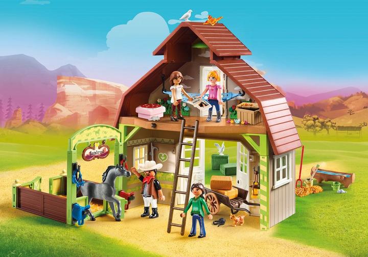 Barn with Lucky, Pru and Abigail