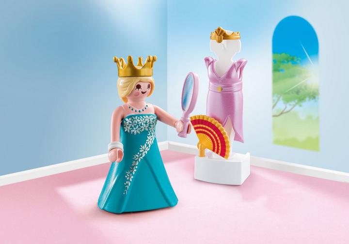 Princess with Mannequin