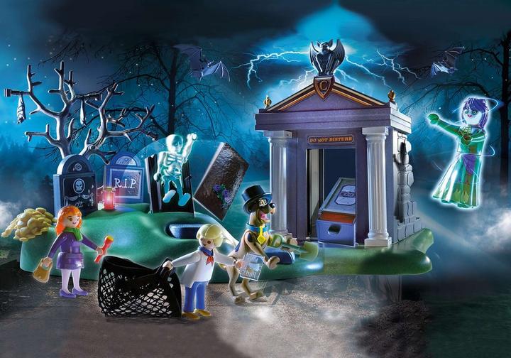 SCOOBY-DOO! Adventure in the Cemetery